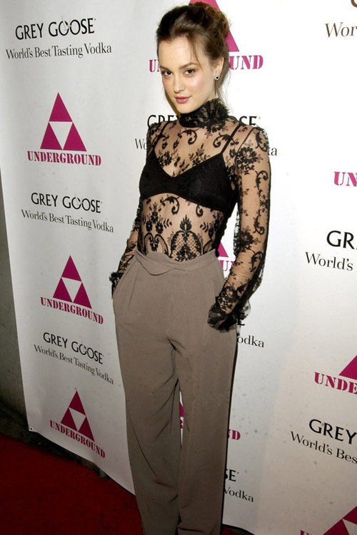 Mỹ nhân "phồng xẹp" với mốt khoe nội y - 2