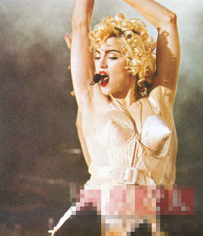 Mỹ nhân "phồng xẹp" với mốt khoe nội y - 17