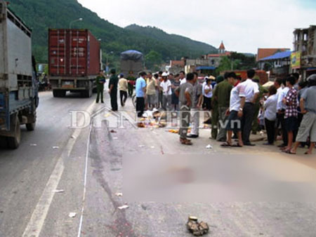 4 HS bị cán chết: Đại tang nơi phố nhỏ - 3