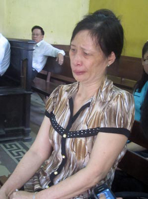 Sát thủ đối mặt mẹ nạn nhân tại tòa - 2