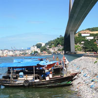 Tin tức trong ngày - Hy hữu: Nhảy cầu Bãi Cháy không chết