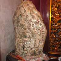 Tin tức trong ngày - Đá "lạ" ở đền Hùng: Không phải bùa yểm