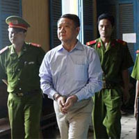 Pháp luật - "Nể mặt" người đẹp, GĐ lĩnh án chung thân