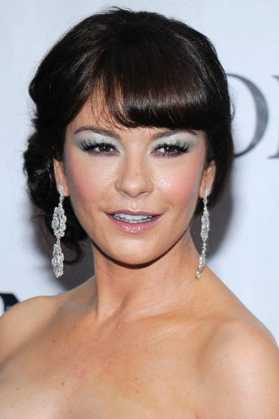 Suýt ngất vì sao hóa hề khi trang điểm! - 12