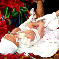 Pháp luật - Giải cứu 4 em bé bị mẹ nhốt và đòi giết