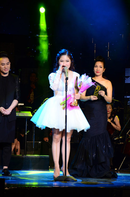 Hương Tràm bật khóc cảm ơn Thu Minh - 6