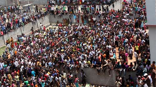 Bangladesh: Cảnh nhà sập chết 147 người - 12