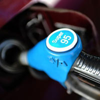 Thị trường - Tiêu dùng - Giá dầu thô vọt lên cao nhất 2 tuần