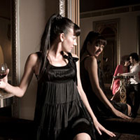 Bạn trẻ - Cuộc sống - Ủng hộ con gái cướp chồng