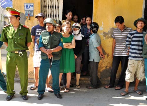 Khởi tố đối tượng chém 2 người thương tích - 2