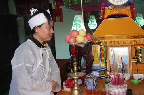 Tang thương gia đình 3 CN rơi hồ hóa chất - 4