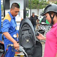 Thị trường - Tiêu dùng - Petrolimex vẫn lãi 125 tỷ đồng từ xăng dầu