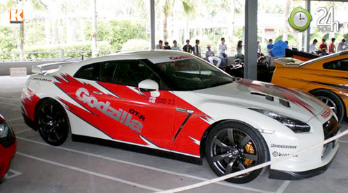 'Hoa mắt' dàn siêu xe của đại gia Thái Lan - 1