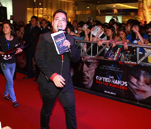 Kim Bum liên tục nói "Anh yêu em" với fan - 12