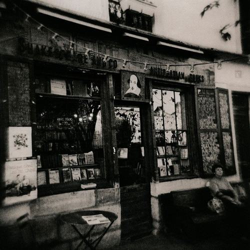 Đến Paris thăm hiệu sách cổ đẹp nhất thế giới - 1