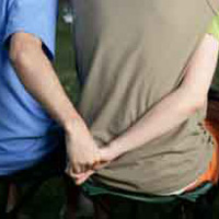 Pháp luật - Nghi bị "cắm sừng", phạt tình địch 6 triệu