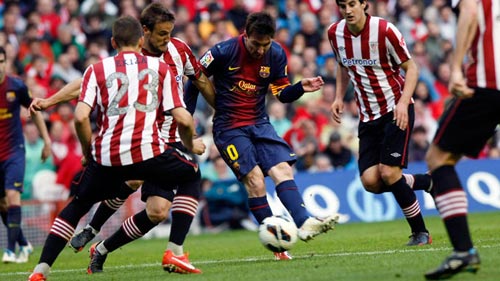 Messi phá kỉ lục của CR7 ngày Barca mất điểm - 1
