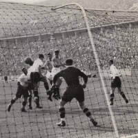 Bóng đá - Bóng đá &amp; những cuộc chiến (Kỳ 3)