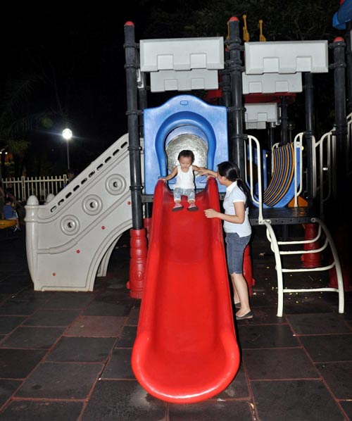 Hình ảnh "lạ" trong công viên ở TPHCM - 10