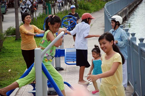 Hình ảnh "lạ" trong công viên ở TPHCM - 5