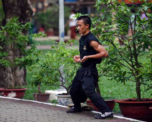 Hình ảnh "lạ" trong công viên ở TPHCM - 6