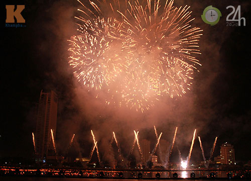 "Bữa tiệc" pháo hoa trên bến sông Hàn - 2