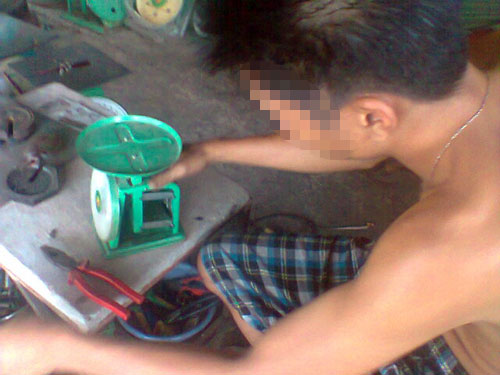 Đột nhập lò “độ” cân gian giữa Sài thành - 2