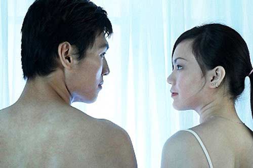 Vợ chồng mất hứng, lục đục vì những cơn đau - 2