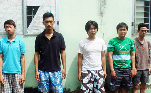 Gã thư sinh cầm đầu ba băng cướp - 2