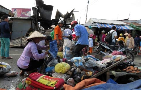 Cháy lớn, thiêu rụi gần 50 ngôi nhà - 5