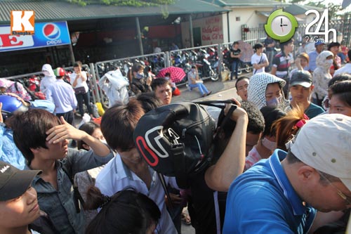 Người dân ùn ùn trở về thành phố sau nghỉ lễ - 4