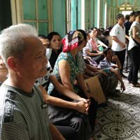 Sức khỏe đời sống - Khám bệnh 2-4 giờ: Xa vời!