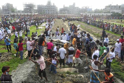 Bangladesh: Chôn tập thể nạn nhân vô danh - 1
