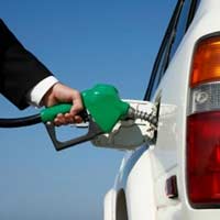 Thị trường - Tiêu dùng - Giá xăng, dầu thế giới tiếp tục tuột dốc