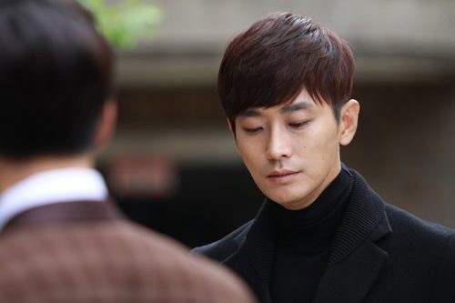 Năm ngón tay: Đấu đá vì tình, tiền - 3