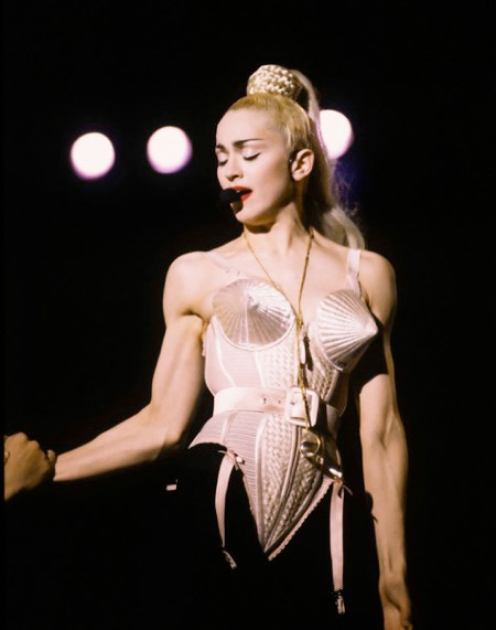 Madonna nóng bỏng nhất cung Sư tử - 5