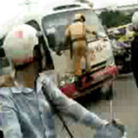 Tin tức trong ngày - Tạm giữ lái xe côn đồ lao thẳng vào CSGT