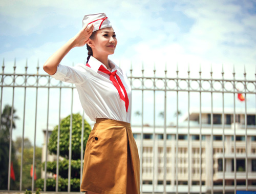 Thanh Hằng hồi teen đeo khăn quàng đỏ - 12