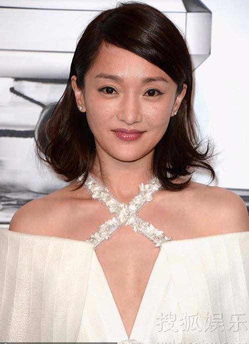 Châu Tấn xinh đẹp với "màn hình phẳng" - 2