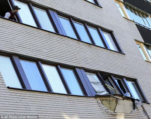 Thụy Điển: Nổ căn hộ, ba bố con thiệt mạng - 1