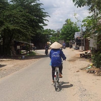 Tin tức trong ngày - Chuyện lạ: Rải truyền đơn… đòi chồng