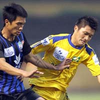 Bóng đá - HAGL – SLNA: Thi nhau bắn phá