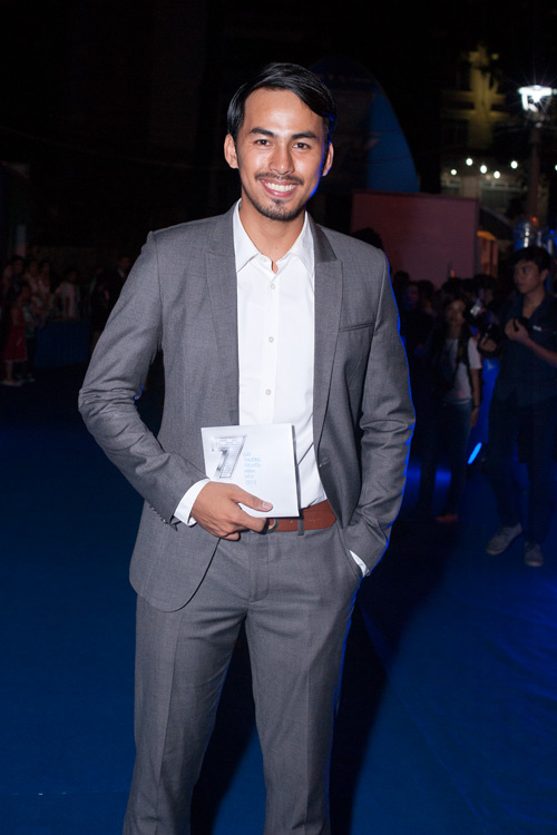 Nghẹt thở ngắm người đẹp tại HTV Awards - 14