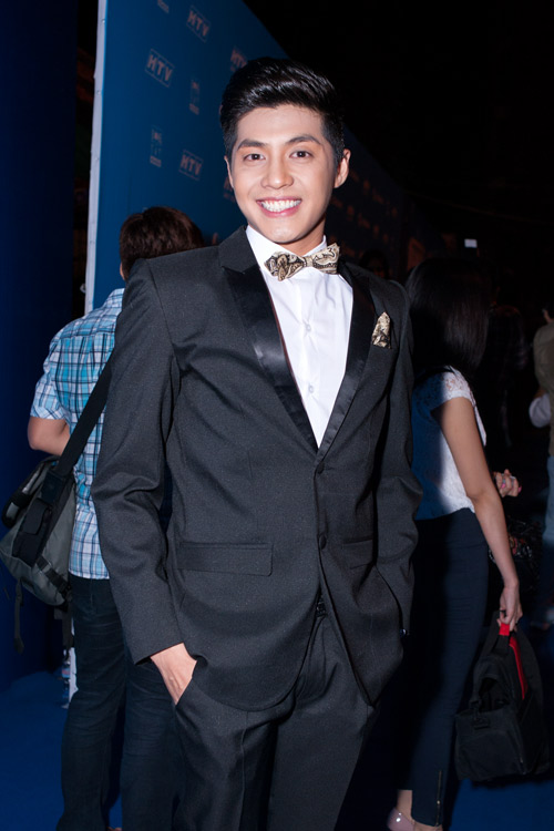 Nghẹt thở ngắm người đẹp tại HTV Awards - 10