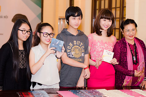 Con gái Thanh Lam cười như được mùa - 2