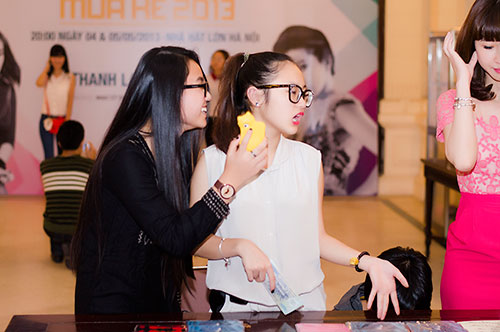 Con gái Thanh Lam cười như được mùa - 4