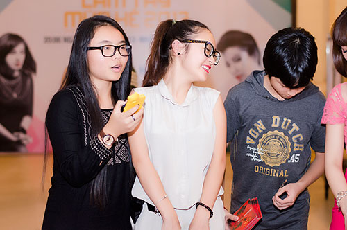 Con gái Thanh Lam cười như được mùa - 5