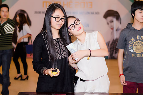 Con gái Thanh Lam cười như được mùa - 6