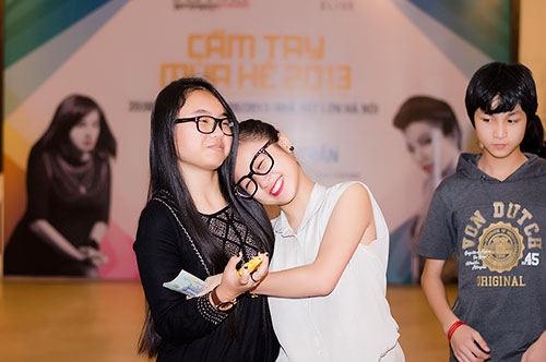 Con gái Thanh Lam cười như được mùa - 7