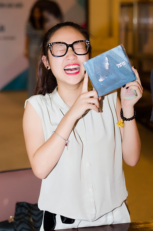 Con gái Thanh Lam cười như được mùa - 13